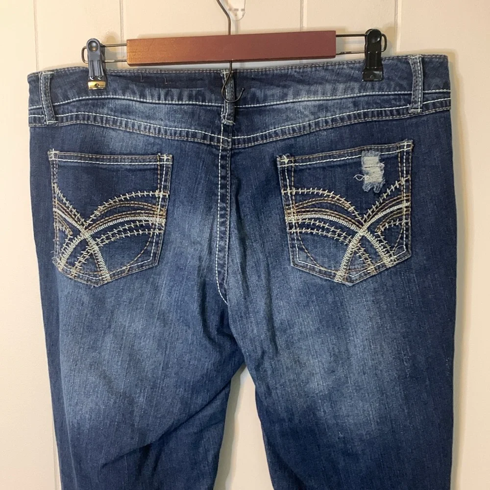 Mudd Straight Leg Distressed Jeans Size 15